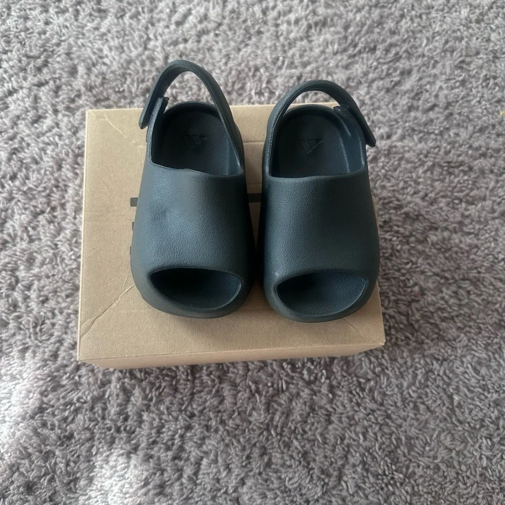 Preloved Yzy slide infants. Black Slip-On Shoes